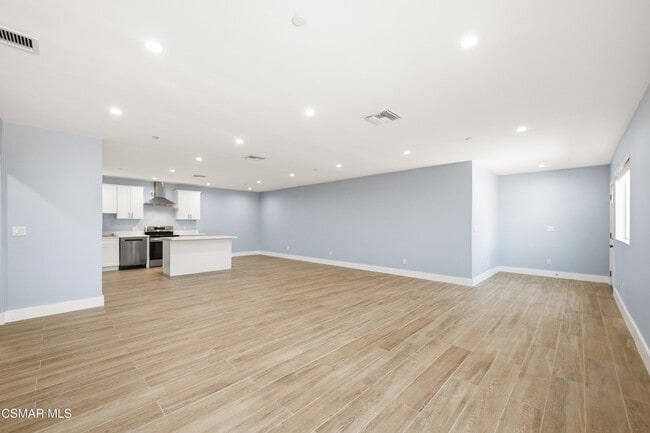 Photo - 13100 Filmore St