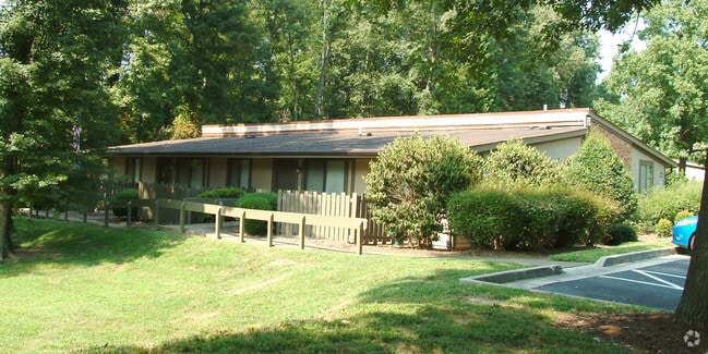 Saddlewood Apartments - Saddlewood Apartments & Townhomes