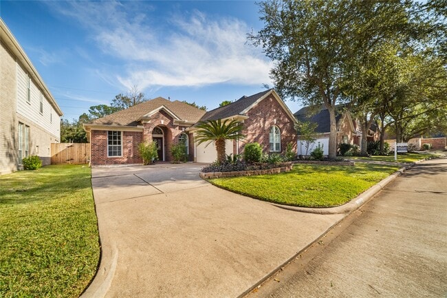 Photo - 1611 Lakeside Enclave Dr