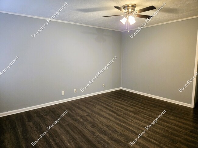Photo - Essex House Apartments