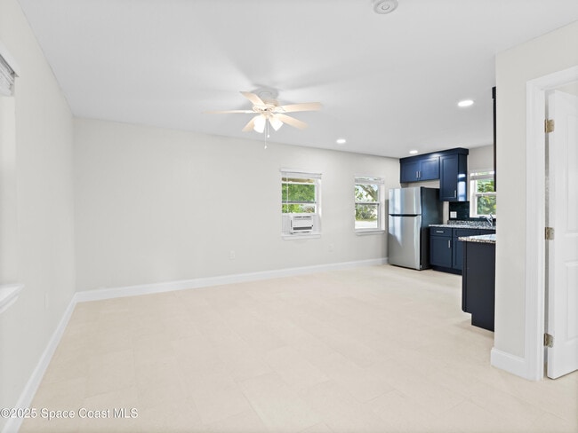 Photo - 101 Deland Ave Unidad 1