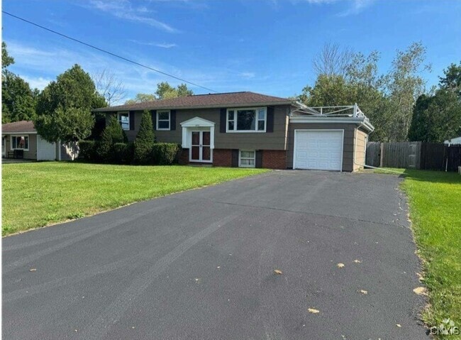 Building Photo - 7870 Oneida Trail Rental