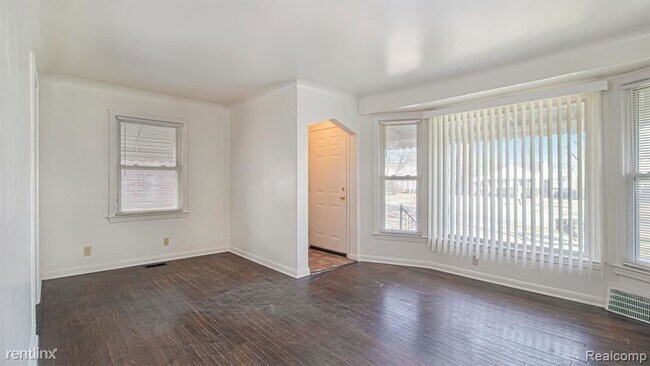 Photo - 2 br, 1 bath House - 19435 Santa Barbara Dr