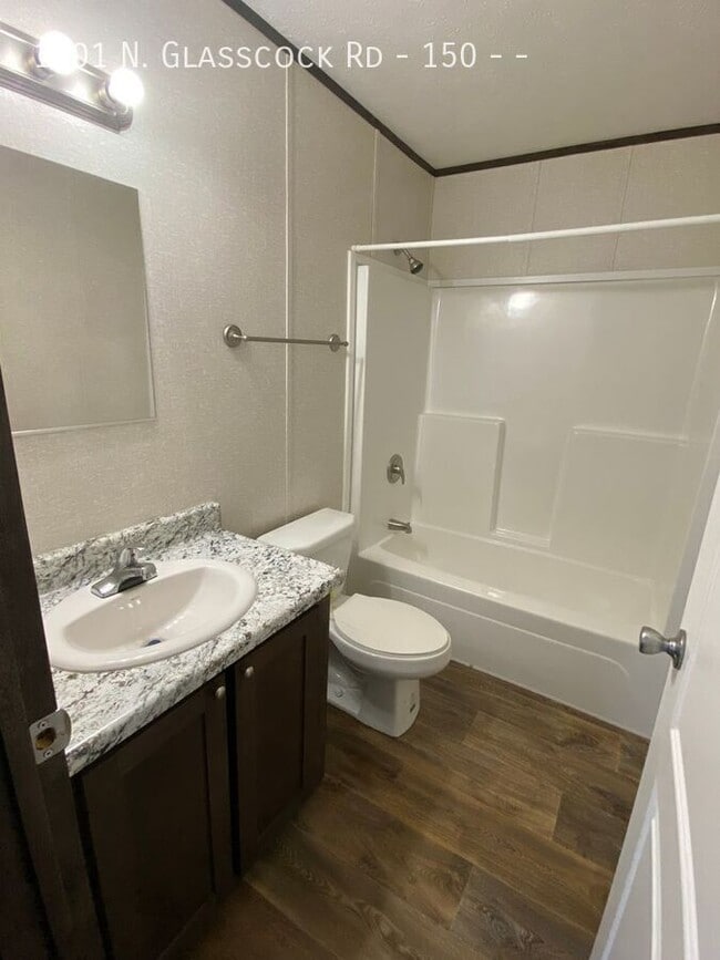 Photo - 1901 N Glasscock Rd