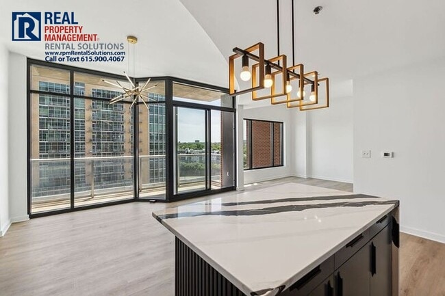 Building Photo - Modern, high-end condo in the ICON! So many amenities!
