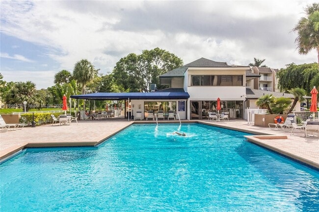 Building Photo - 7765 SW 86th St Unit F2-404