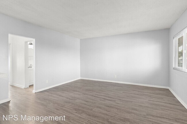 Photo - 2 br, 1 bath Apartment - 927 Daisy Avenue ...