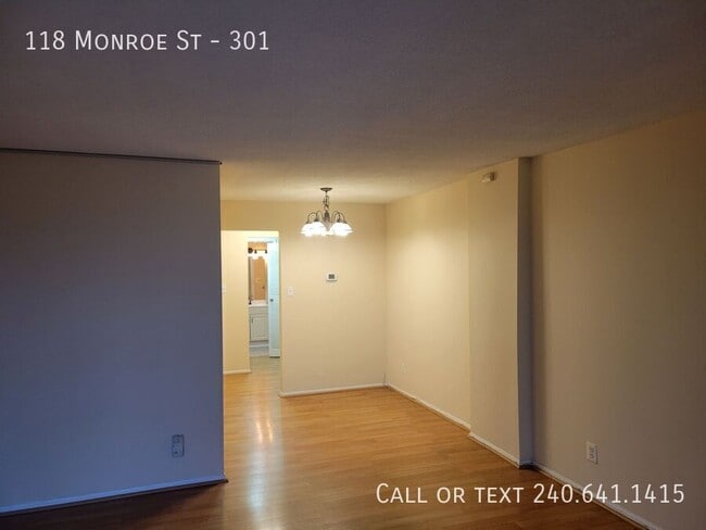 Photo - 118 Monroe St