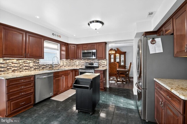 Building Photo - 22040 Caravel Ct