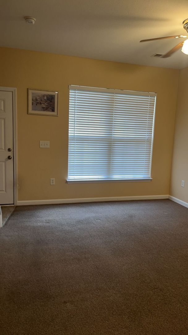 Photo - 160 Chenoa Dr