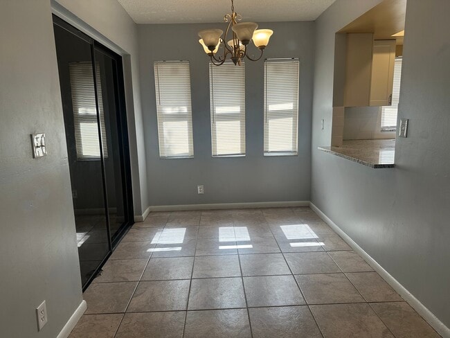 Photo - 641 W 9th St Unidad 2