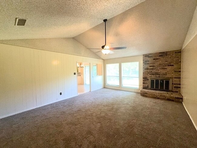 Photo - 1613 Edgehill Rd