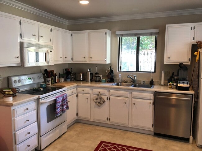 Building Photo - El Dorado (173)(LO) Unit 08