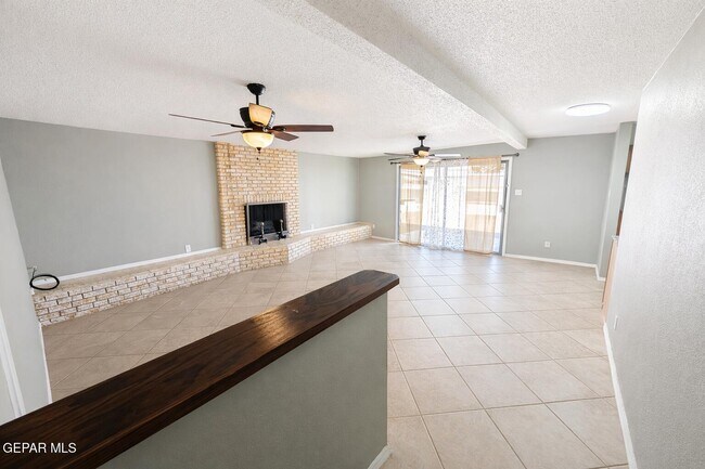 Photo - 410 9th St NE