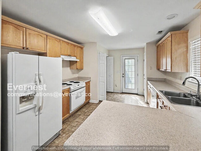 Photo - 212 St John Dr