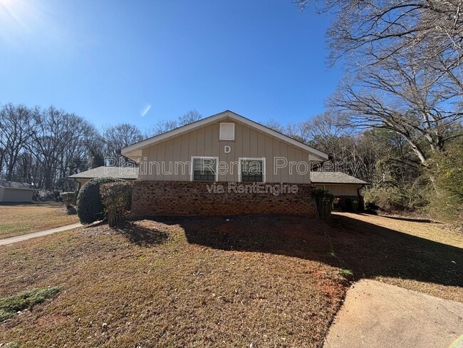 Building Photo - 1512 Waverly Way Unit D-1