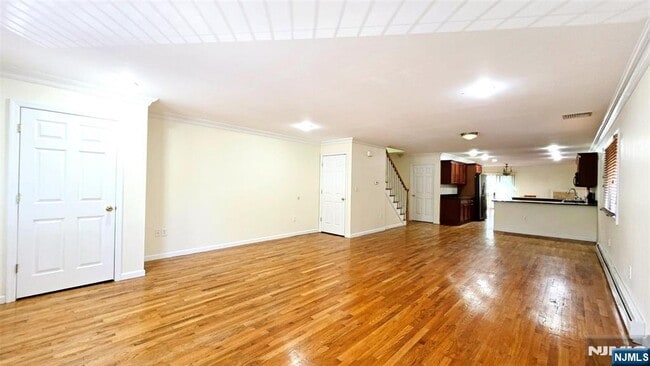Photo - 461 Lawn Ave Unit B
