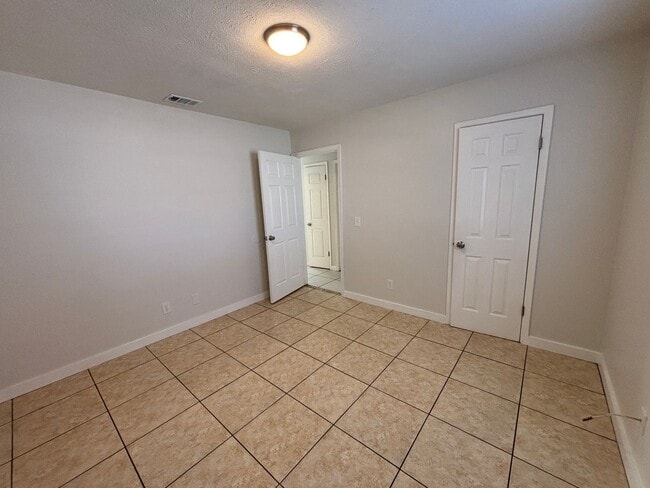 Photo - 1100 Frankford Ave Unit B