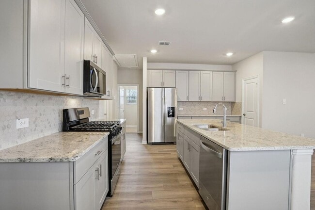 Photo - 115 Greenbriar Dr