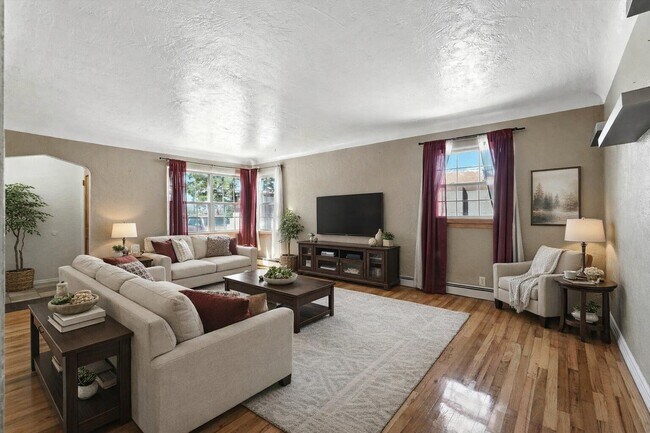 Photo - 1632 Columbia Dr SE