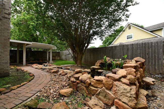 Photo - 1947 Mayweather Ln