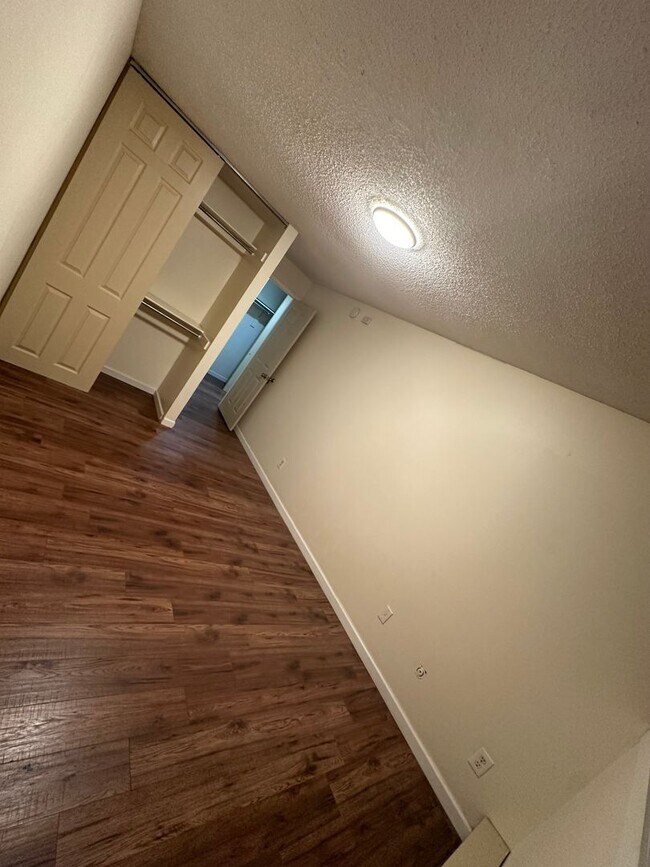 2707 Valmont Rd