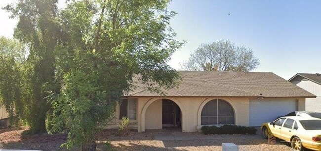 Building Photo - Coming Soon! 3 Bed/2 Bath home in Glendale! Located in an HOA! (Available on 05/15/26)