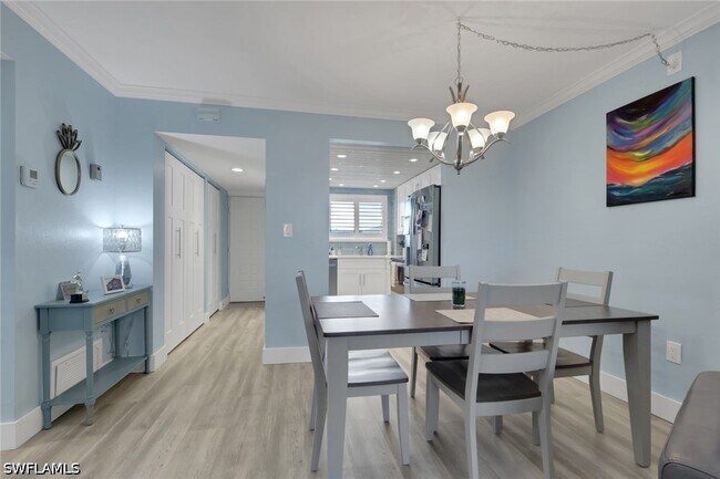 Photo - 2121 Collier Ave Unit 508