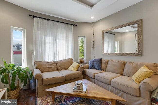 Photo - 221 W Girard Ave