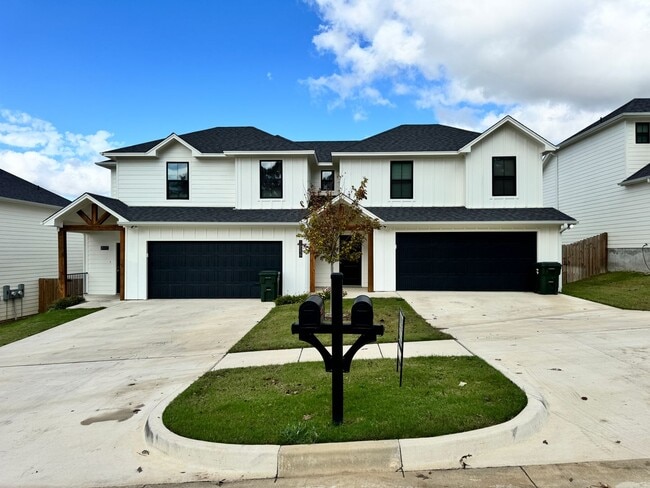 Building Photo - 14568 CR 2191 Unit 100