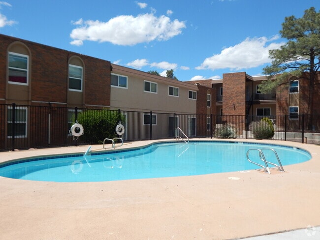 Apartments Near ABQ Uptown Albuquerque, NM
