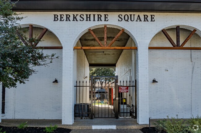 Photo - Berkshire Square