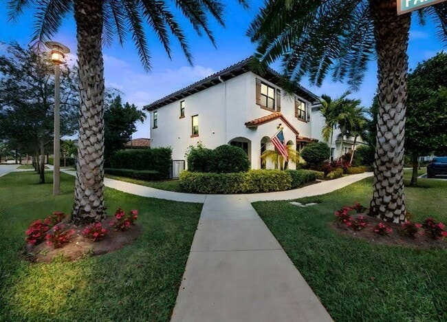 8125 Hobbes Way