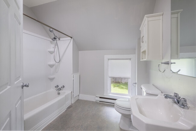 89 Pleasant St Unit B
