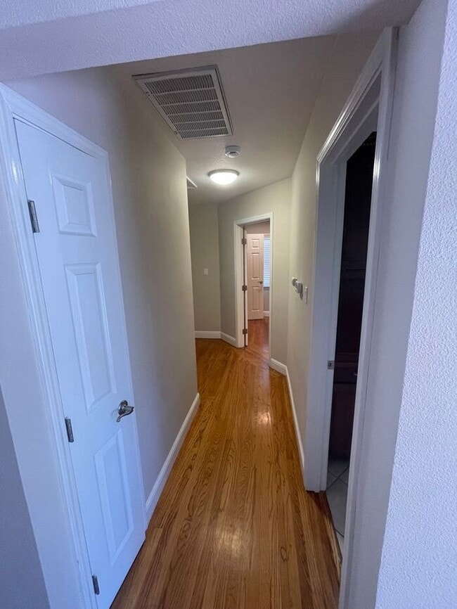 Photo - Great 3 Bedrooms 1 Bath home near Lake Chabot