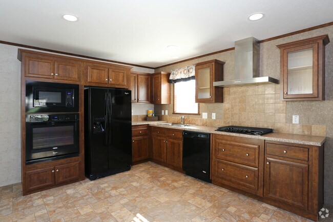 3BR, 2BA - Kitchen - Liberty Commons