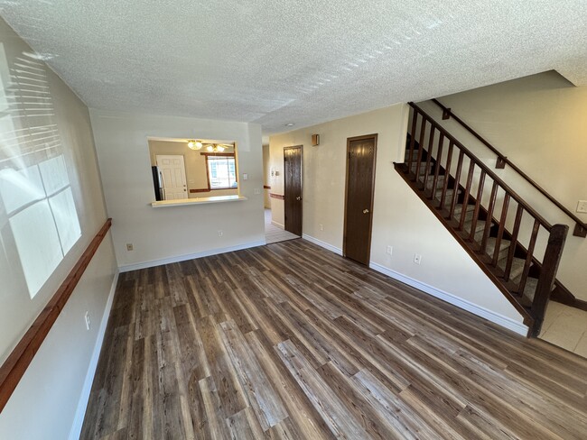 Building Photo - 975 Meriden Rd Unit 109