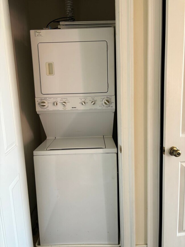 Photo - 611 E Colonial Ave Unidad Apartment #1