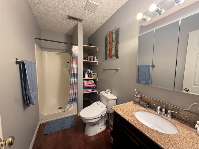 Photo - 2110 Emma Ave