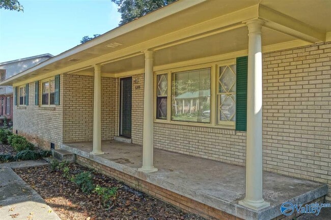 Photo - 11209 Maplecrest Dr SE