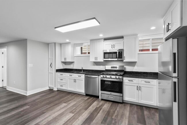 Photo - 548 Ferry St