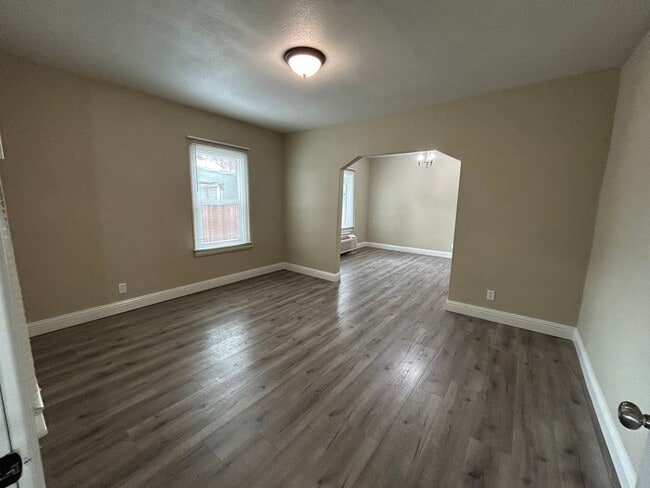 Photo - Spacious 2 Bed 2 Bath Close to Downtown House