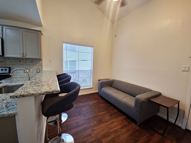 Photo - 2313 Longview St