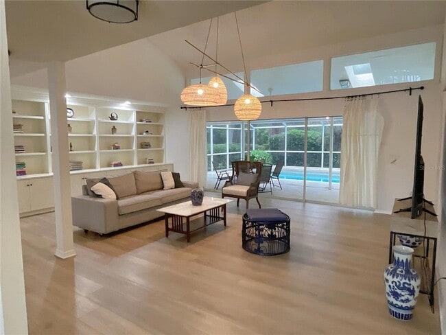 4489 Oak View Dr