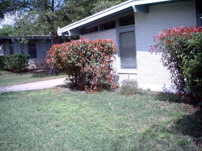 Photo - 327 Sharon Dr