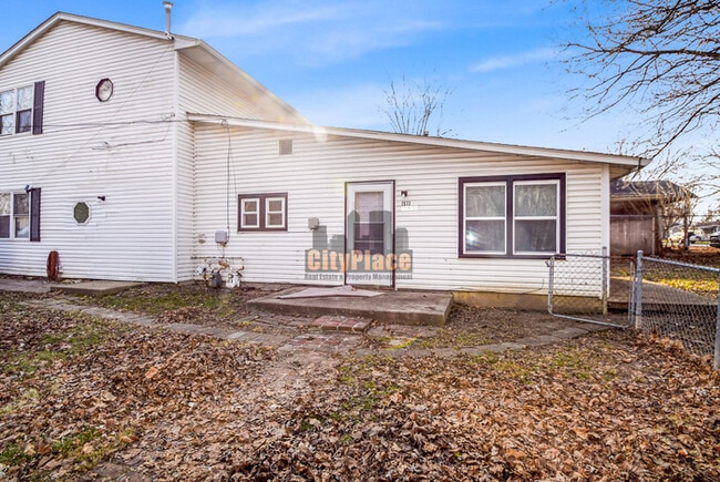 Photo - 2633 S Randolph St