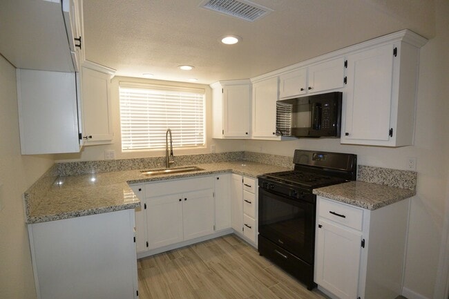 Photo - 1711-1715 E Princeton Ct Unidad 1711 E. Princeton