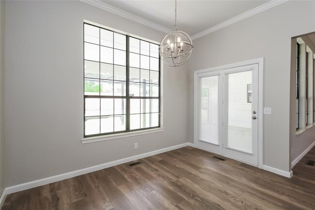 Photo - 400 Julies Trail