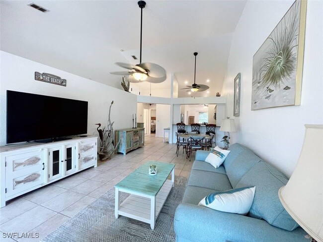 Photo - 2037 W Crown Pointe Blvd