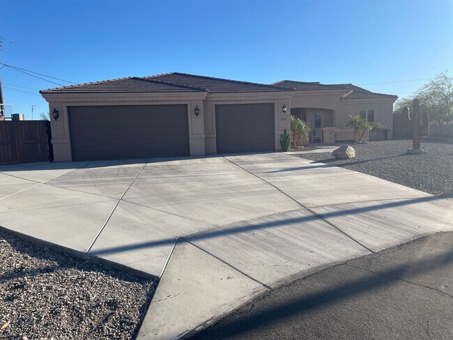 Photo - Luxurious Winter Getaway in Lake Havasu 2025-2026